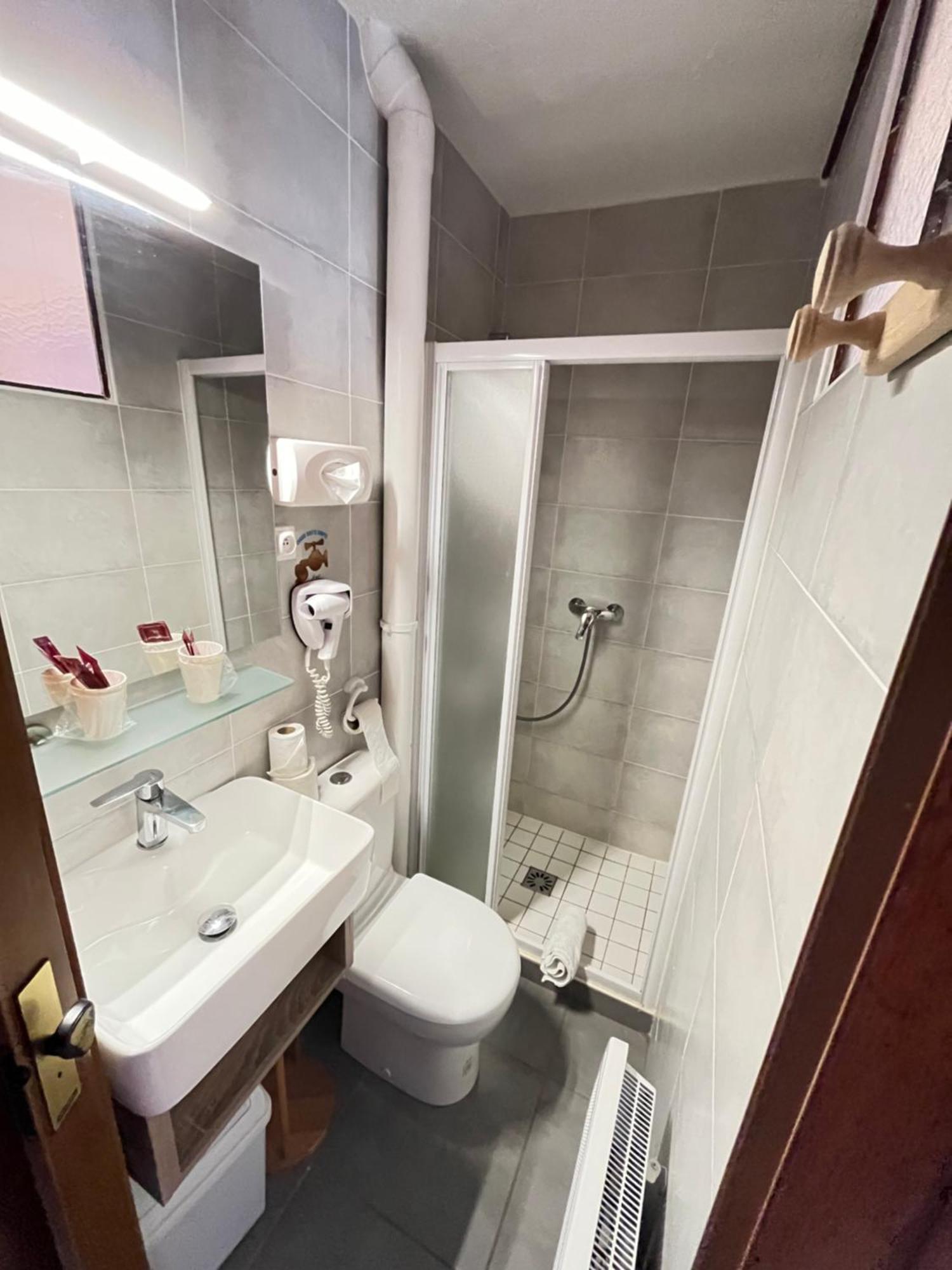 Hotel Du Cheval Blanc Barcelonnette Zewnętrze zdjęcie
