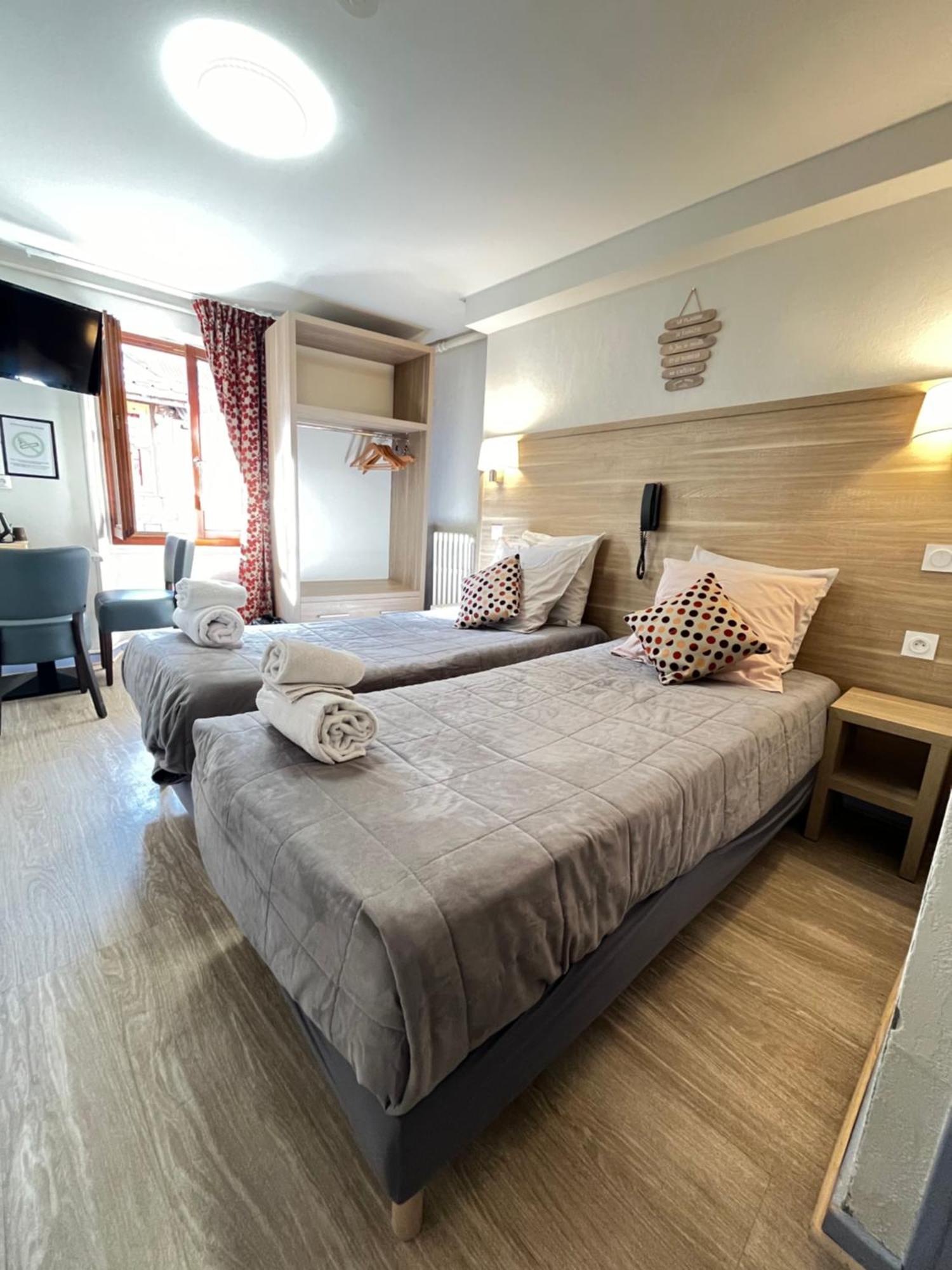 Hotel Du Cheval Blanc Barcelonnette Zewnętrze zdjęcie