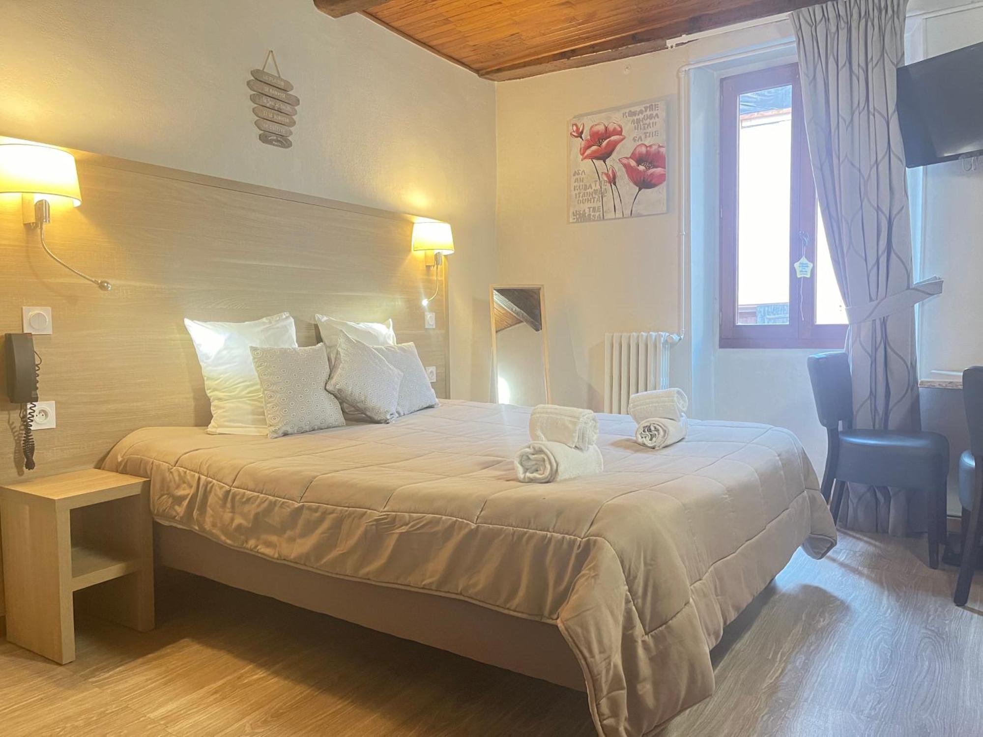 Hotel Du Cheval Blanc Barcelonnette Zewnętrze zdjęcie